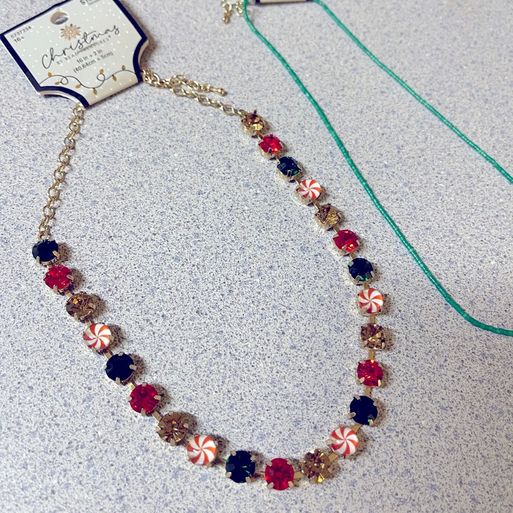 Two necklaces ( set)